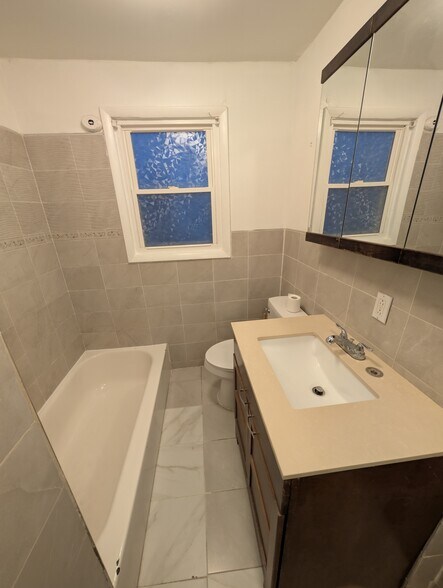 Bathroom - 1532 Sunset Ave