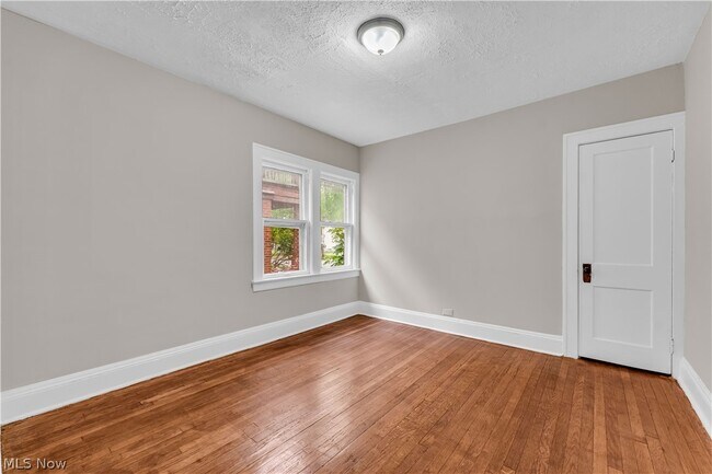 Building Photo - 3519 W 100th St