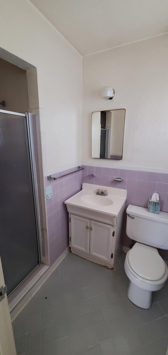 Building Photo - 404 San Saba Rd