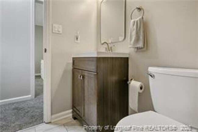 Building Photo - 2527 SIlverbell