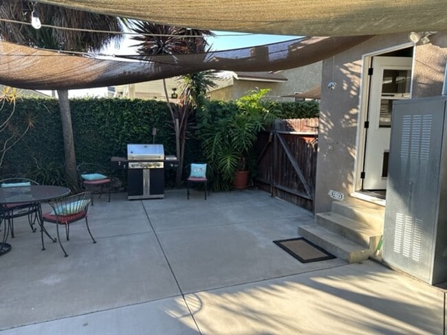 Building Photo - Lakewood living