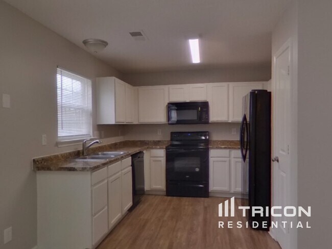 Building Photo - 12724 Deaton Hill Dr