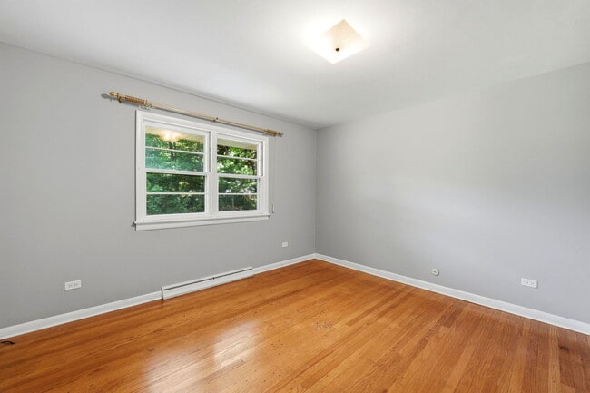 Building Photo - 152 Crestwood Dr