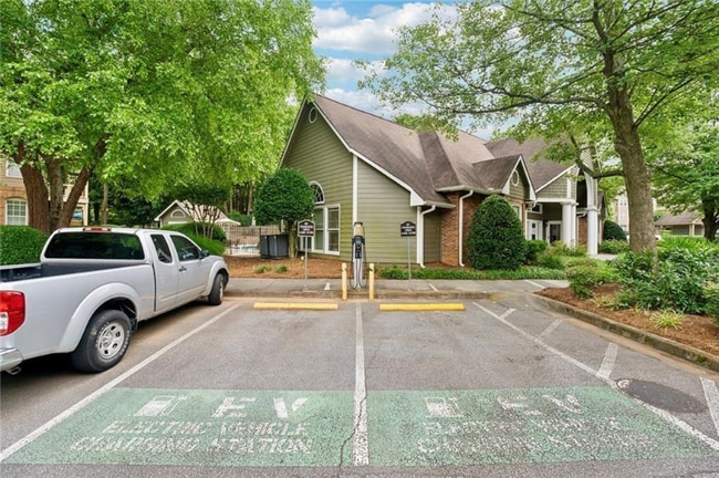 Building Photo - 539 McGill Park Ave NE