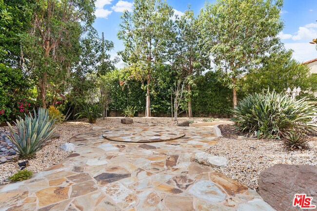 Building Photo - 4848 Wilshire Blvd