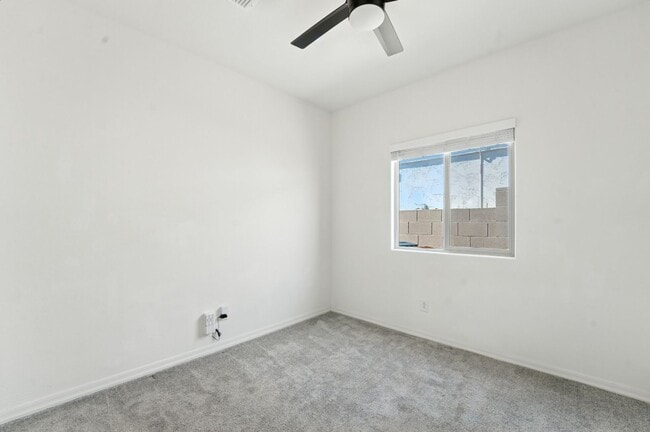 Building Photo - Stunning new build in Glendale, AZ!
