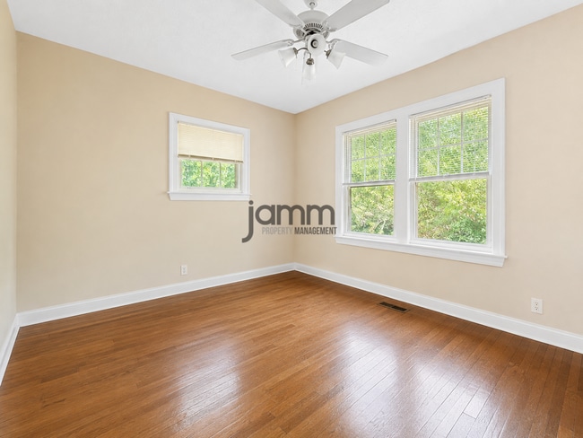 Building Photo - 2425 Demington Dr