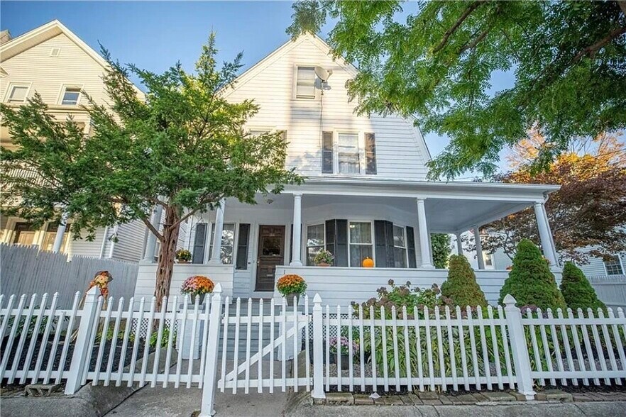 Building Photo - 184 Webster Ave