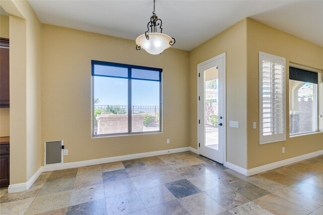 Building Photo - 2713 Cyrano St