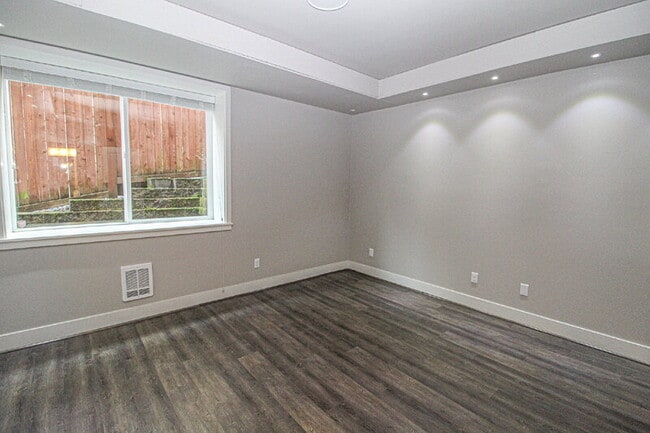 Building Photo - 1418 184th Pl SE