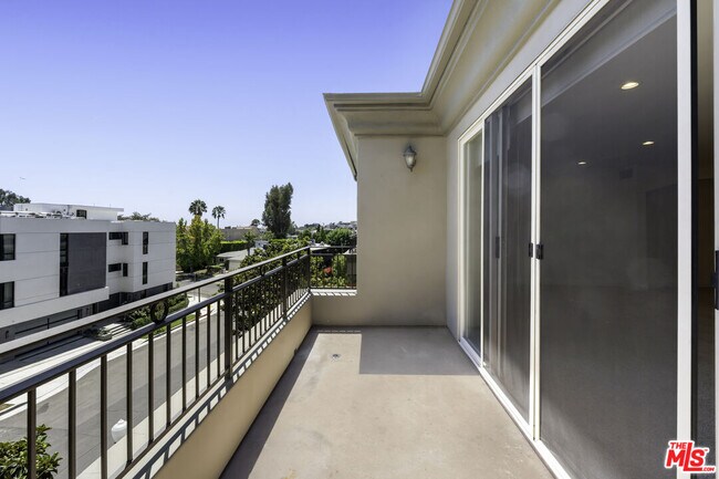 Building Photo - 1820 Benecia Ave