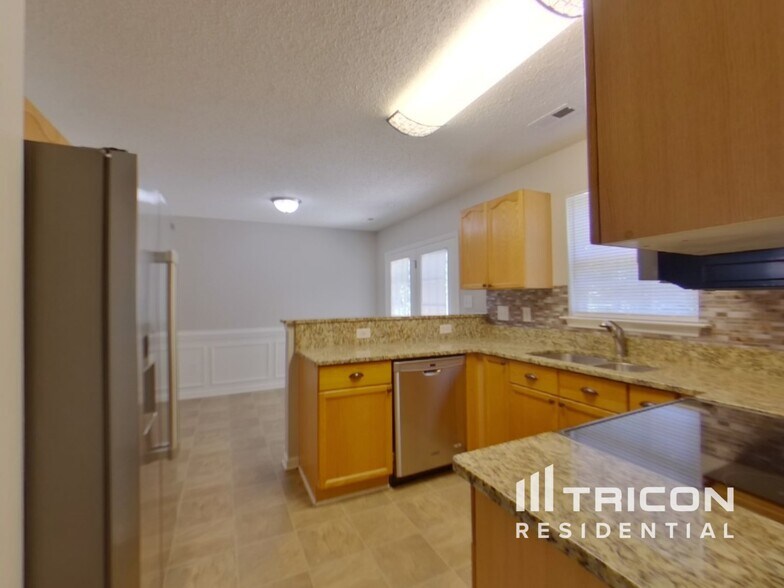 Building Photo - 2404 Ivy Run Dr