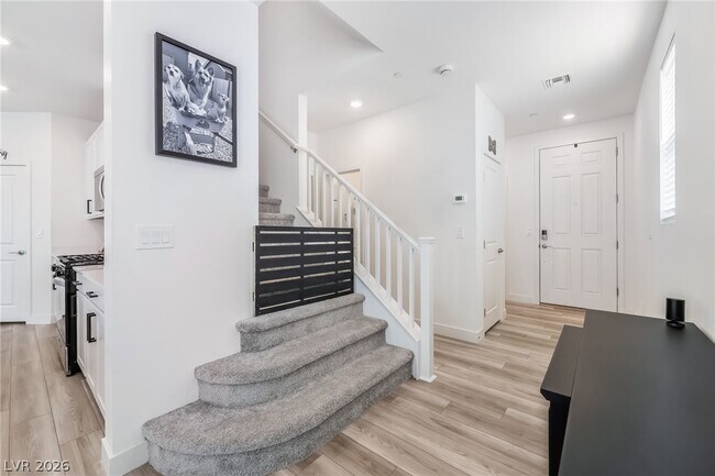 Building Photo - 670 Tranquil Bay Ct