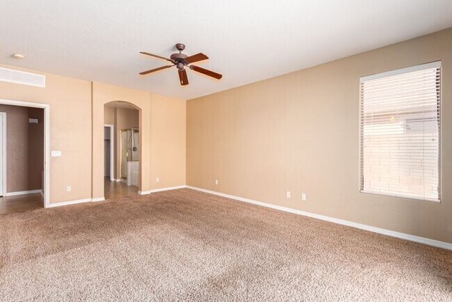 Building Photo - Single level rare to find 3 bed house in G...