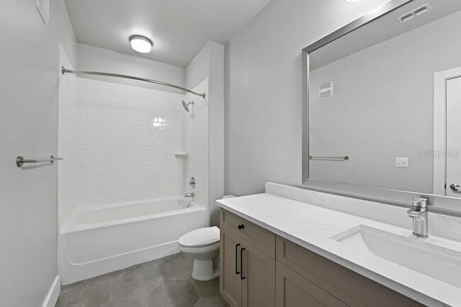 Building Photo - 776 N Orange Ave