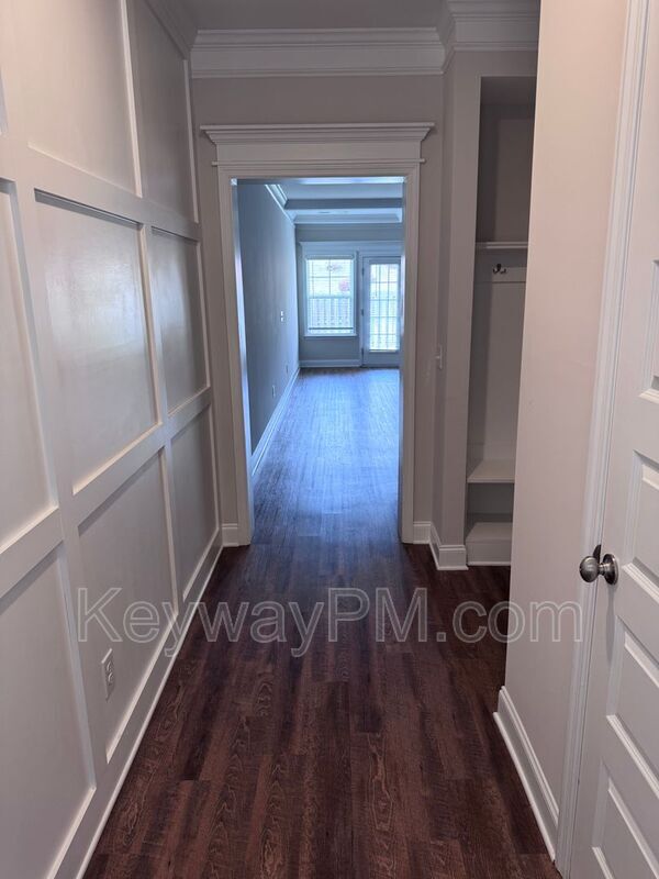 Building Photo - 122 Canton Park Ave