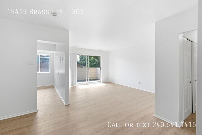 Building Photo - 19419 Brassie Pl