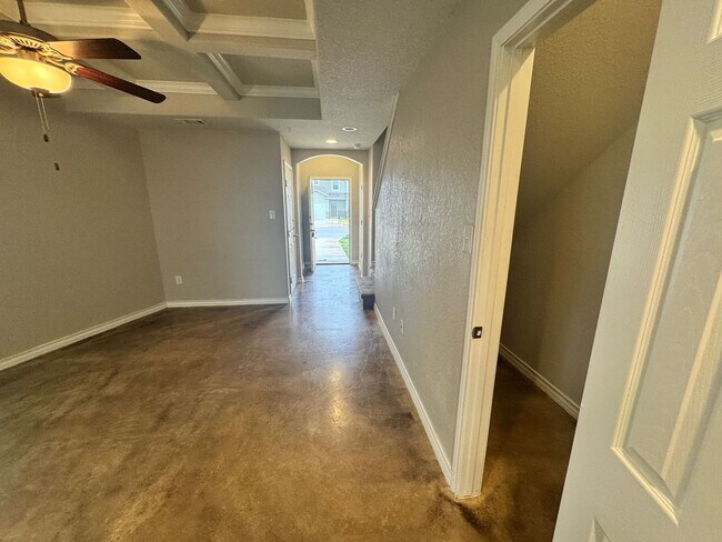 Building Photo - Coming Soon - Elegant 3BR 2.5 Bath Townhom...