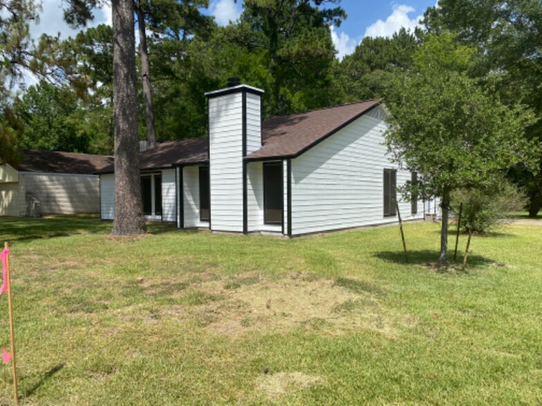 Building Photo - 17302 Broken Back Dr