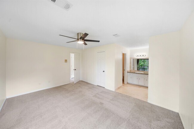 Building Photo - 20271 Sunny Shores Dr
