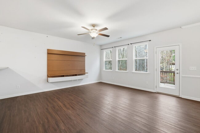 Building Photo - 520 Edgemore Rd