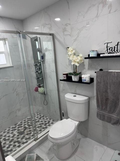 Building Photo - 702 NW Orchid St