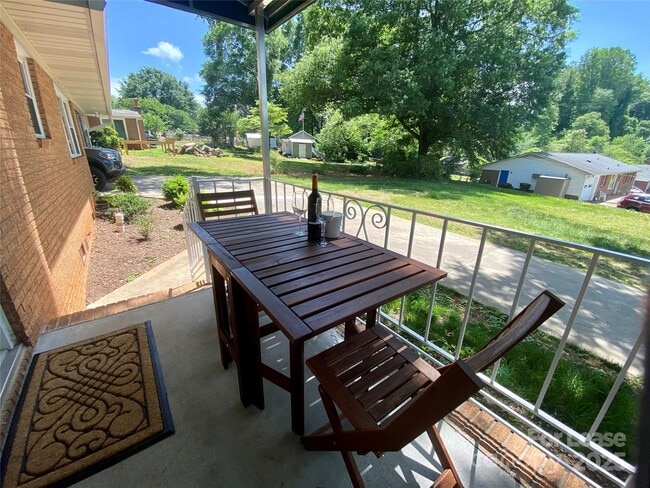 Building Photo - 113 Forest Dr