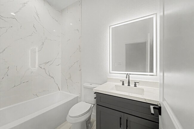 Building Photo - 5034 Pershing St