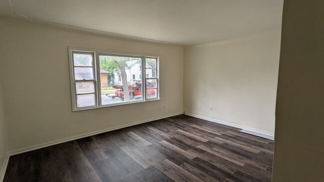 Building Photo - 712 Catherine Ave