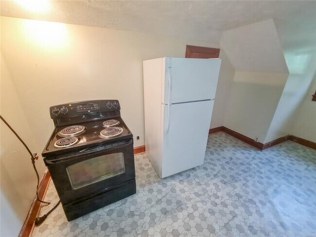 Building Photo - 2305 Yancey Ave