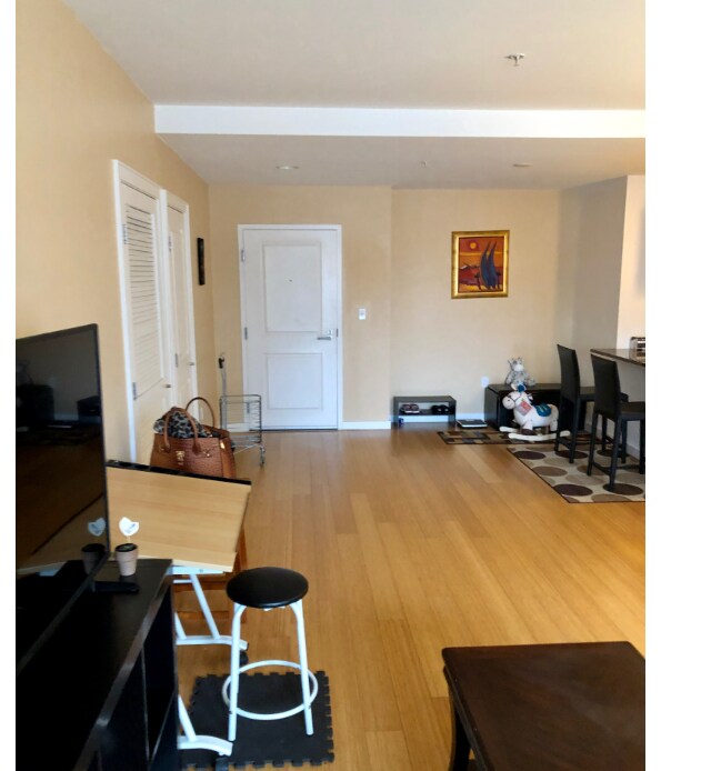 Building Photo - 16 Miner St