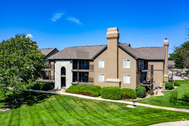 Building Photo - Deerfield Apartments