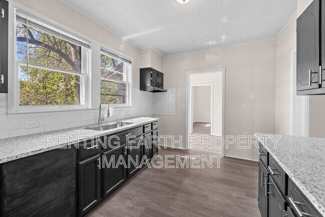 Building Photo - 2028 Avenue V