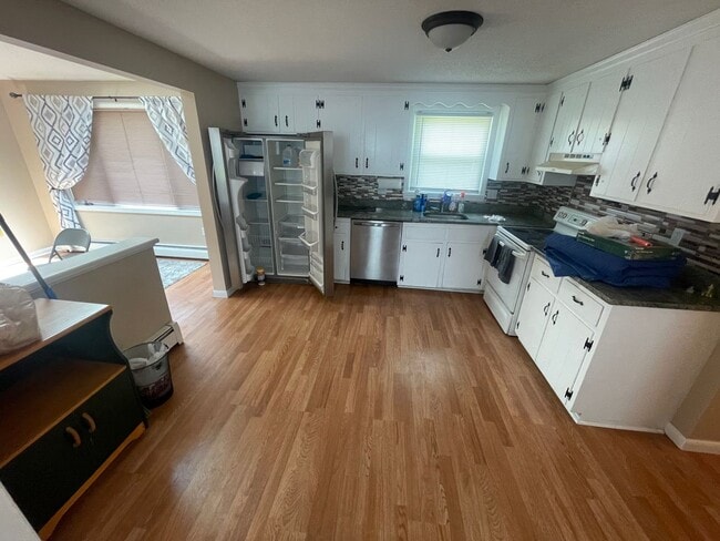 Building Photo - Single-Family Home in South Nashua