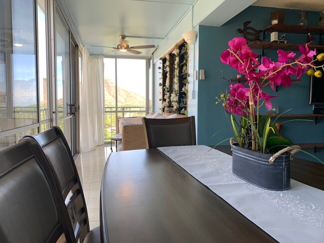 Building Photo - 2575 Kuhio Ave