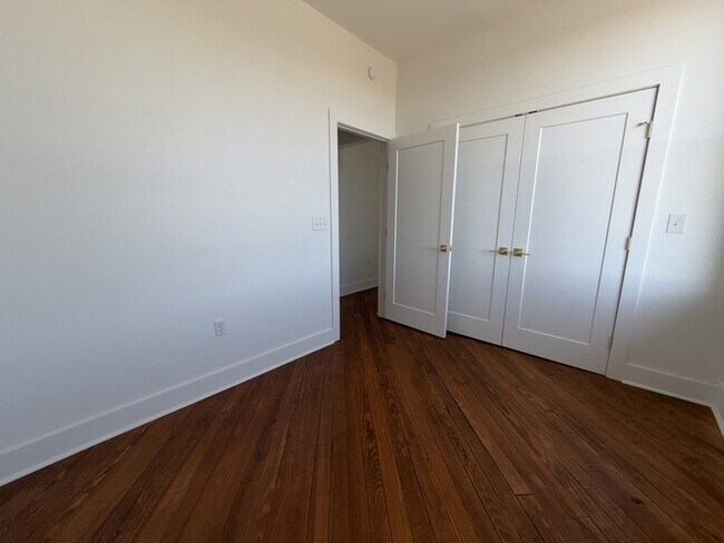 Building Photo - 901 Fifth Street - 301