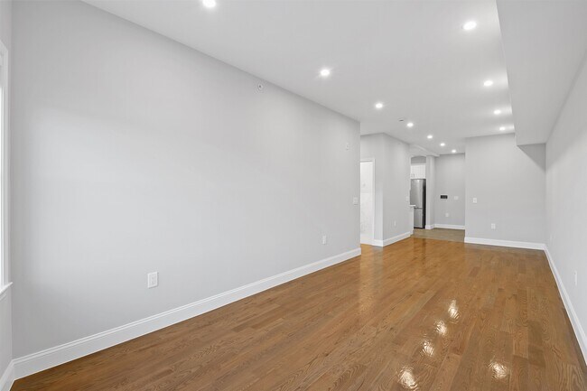 Building Photo - 311-315-315 West Side Ave