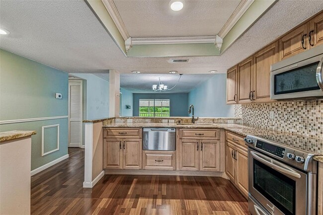 Building Photo - 204 Mary Dr