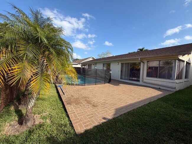 Building Photo - 13261 SW 102nd Terrace