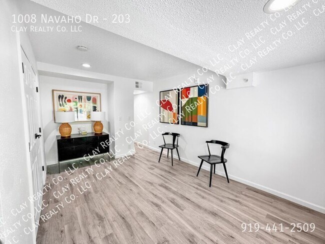 Building Photo - 1008 Navaho Dr