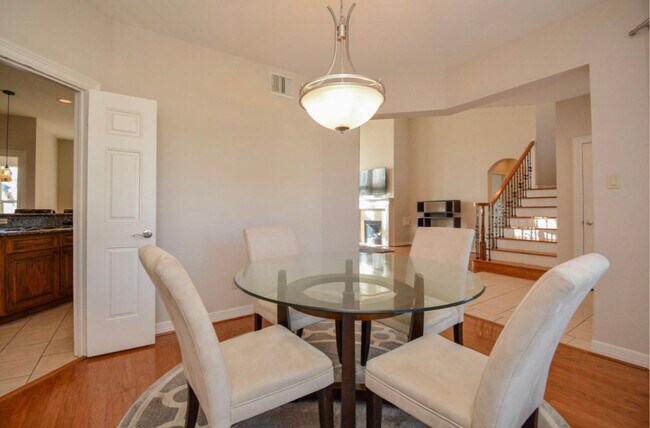 Building Photo - 4034 Glen Cove Dr