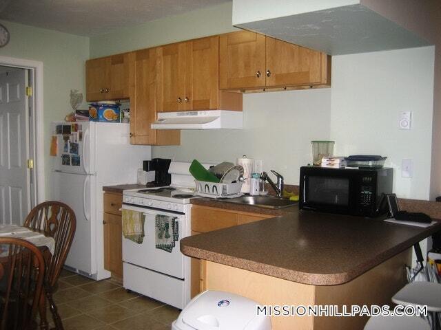 Building Photo - 883 Huntington Ave