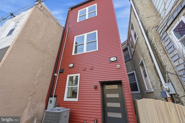 Building Photo - 458 W Earlham Ter