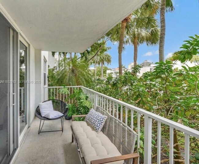 Building Photo - 2851 NE 183rd St