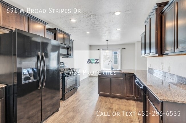 Building Photo - 691 Broad Stripes Dr