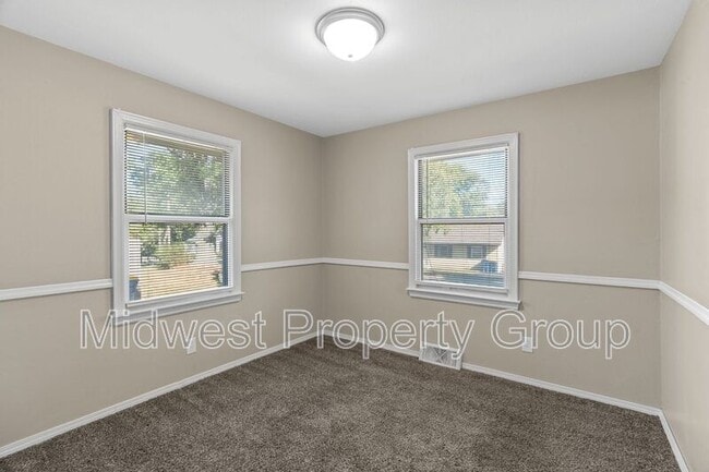 Building Photo - 3661 High Dr