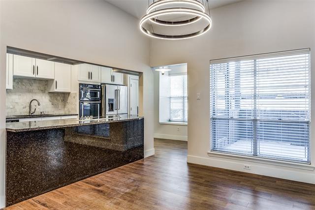 Building Photo - 10403 High Hollows Dr