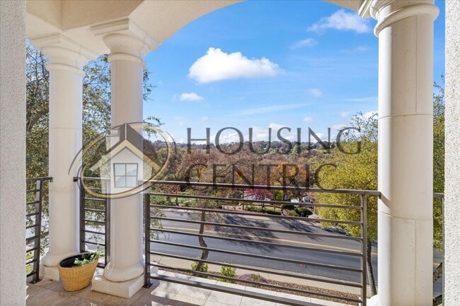 Building Photo - Breathtaking Luxury Custom Rental in Guard Gated Serrano Golf Community!!