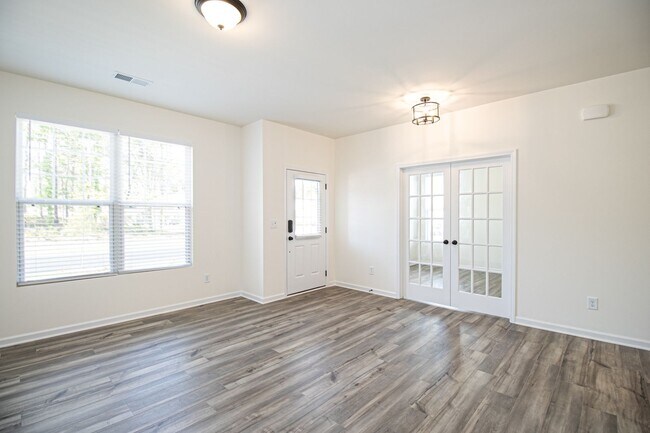 Building Photo - Great Wesley Chapel Location!