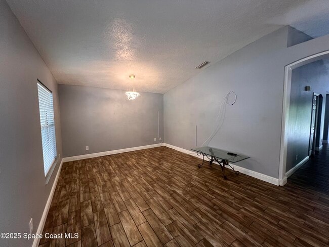Building Photo - 3288 Wallace Ave